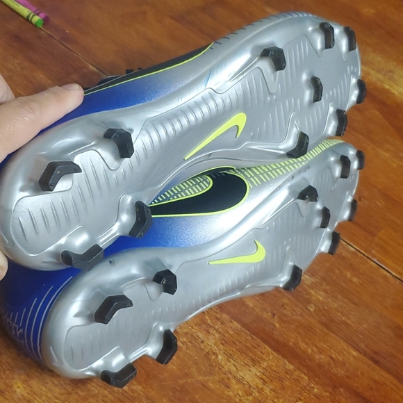 Nike Soccer shoes - Picture 9 of 9